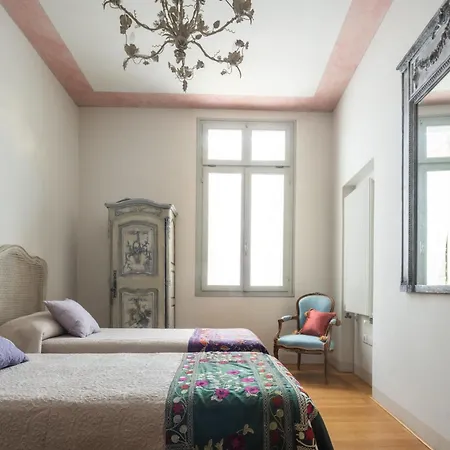 Апартаменты Palazzo Benassi Nobile Dimora Nel Cuore Di Азоло