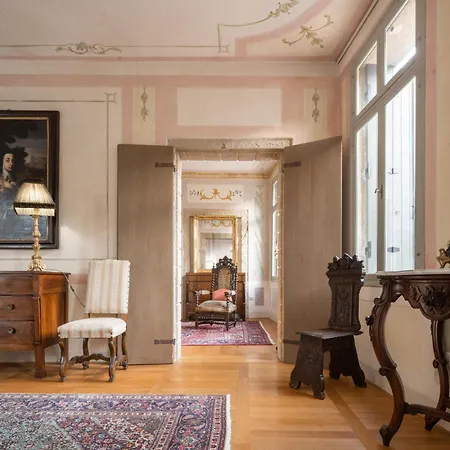 Palazzo Benassi Nobile Dimora Nel Cuore Di
