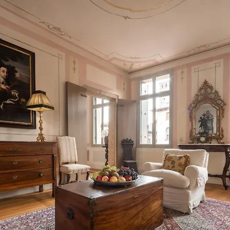 Palazzo Benassi Nobile Dimora Nel Cuore Di *