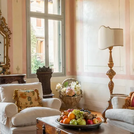 Palazzo Benassi Nobile Dimora Nel Cuore Di Апартаменты Азоло