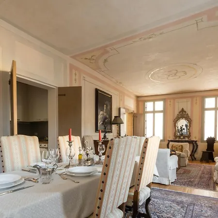 Palazzo Benassi Nobile Dimora Nel Cuore Di Азоло